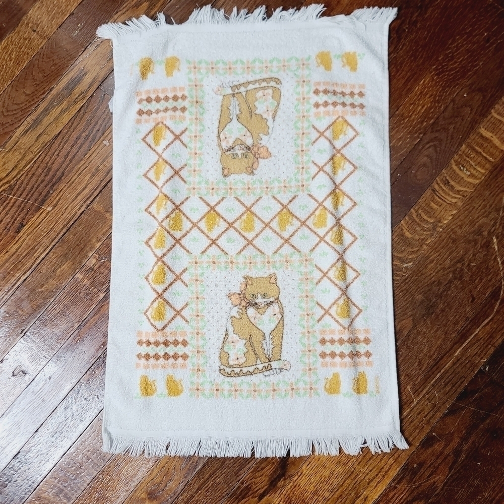 Vintage Tan Kitty Cat Lover Cotton Grannycore Fringed White Hand Towel